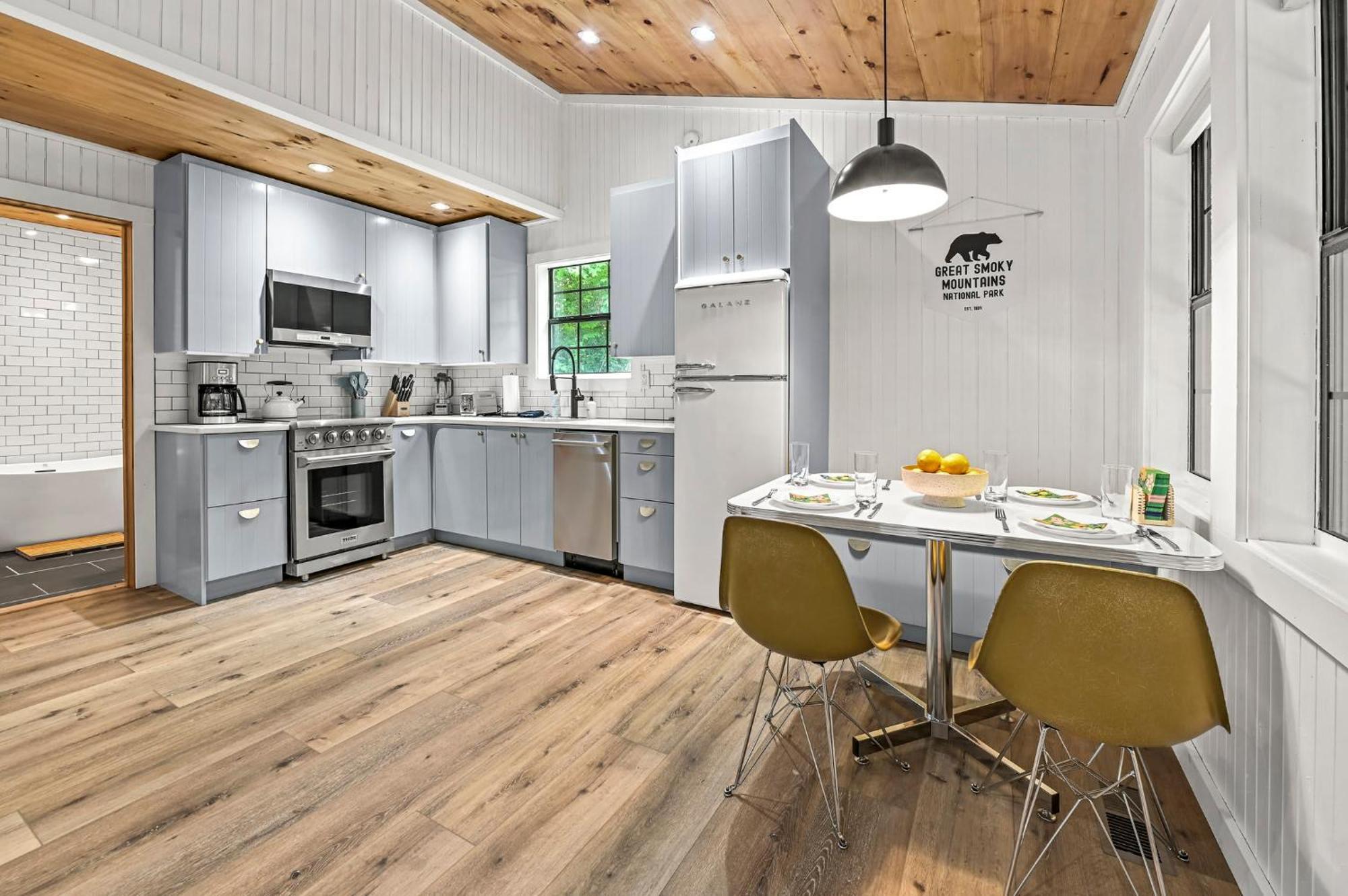Smoky Mountains Hut Tub Cabin Dog Friendly سيفيرفيل المظهر الخارجي الصورة