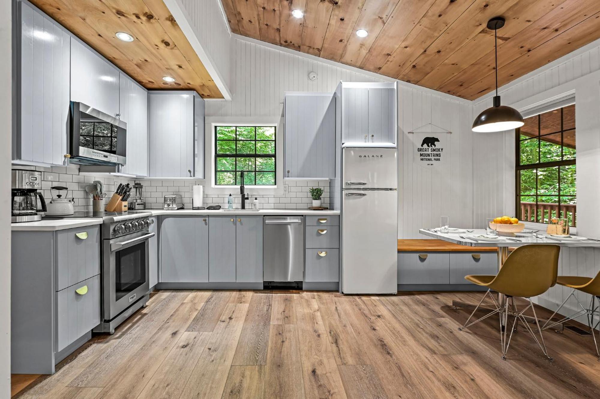 Smoky Mountains Hut Tub Cabin Dog Friendly سيفيرفيل المظهر الخارجي الصورة
